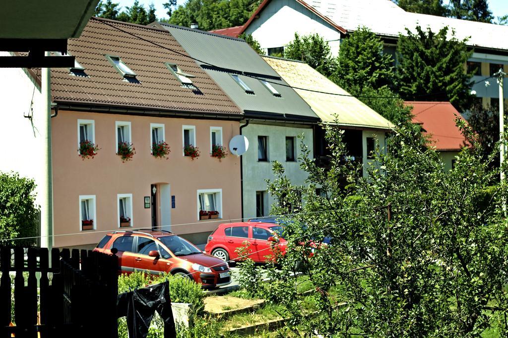 Apartment House Lalita Fužine Exteriör bild